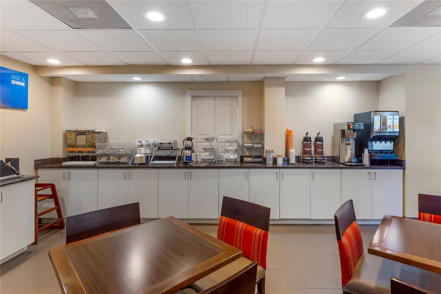 Comfort Suites Raleigh Walnut Creek 26/31