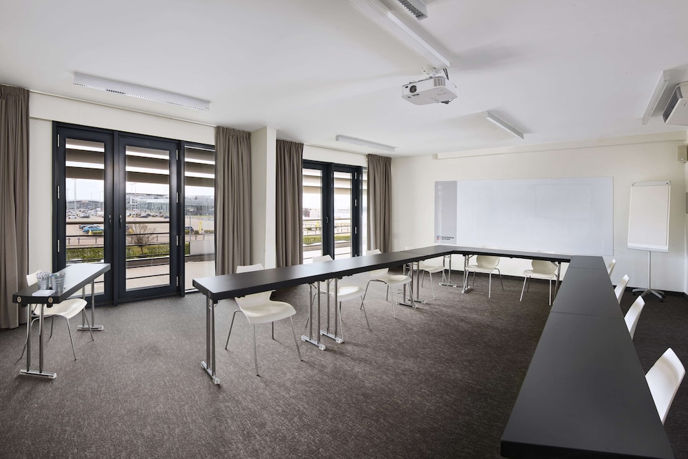 Park Inn By Radisson Liege Airport 41/81