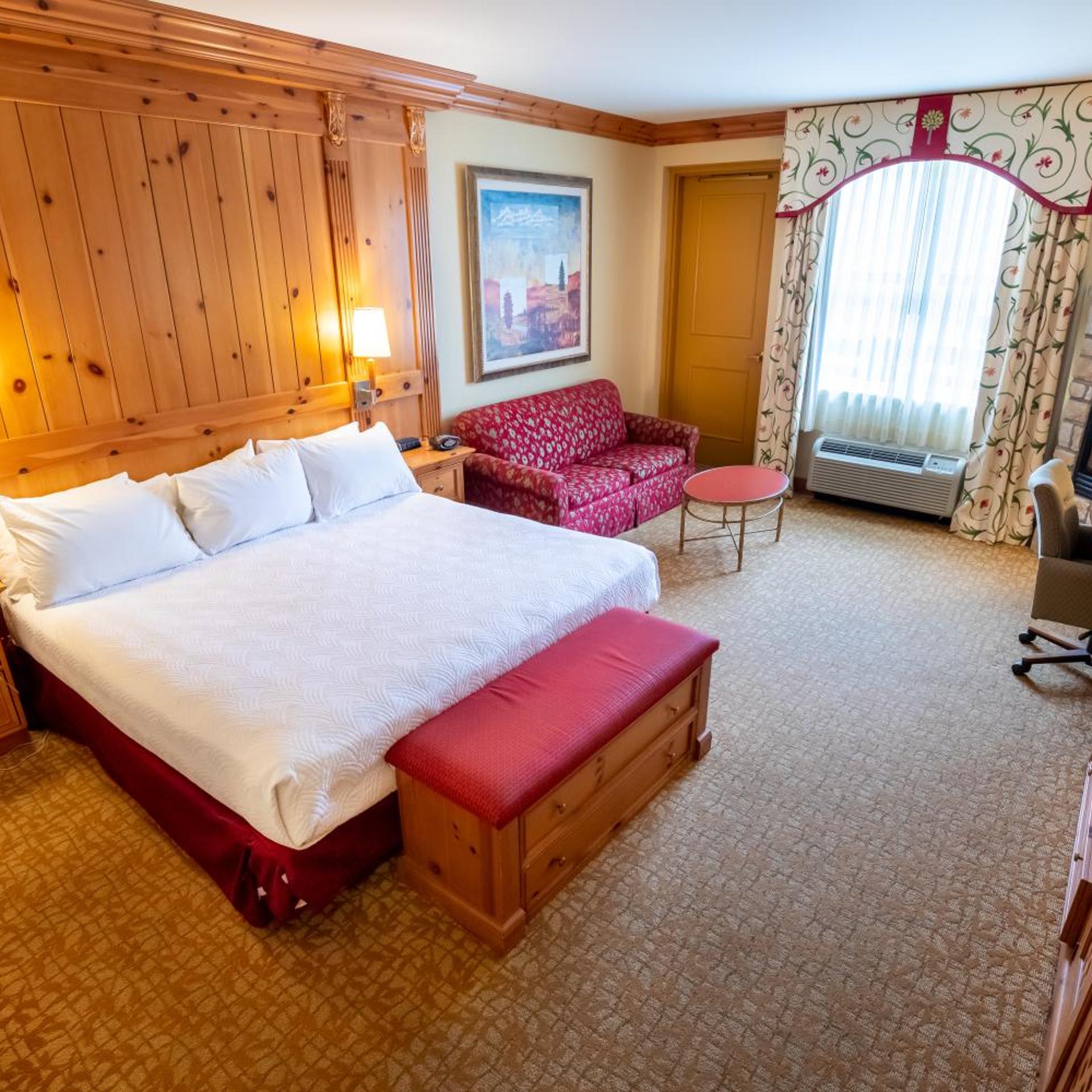 Preferred, King Bed, Lake Side