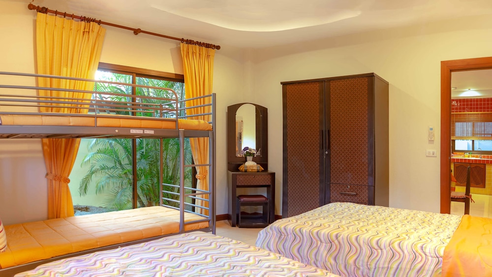 Coconut Paradise Villas 12/50