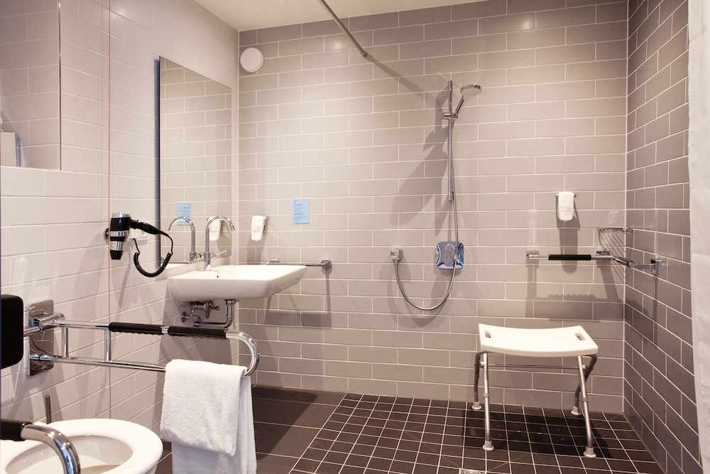 Holiday Inn Express Ringsheim 11/80