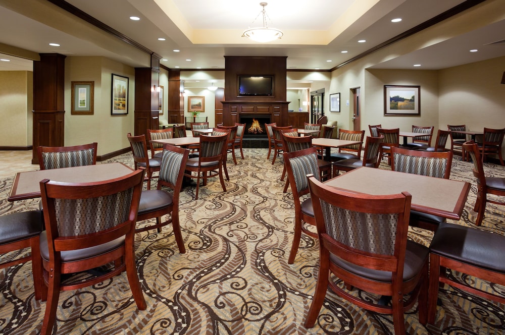 Holiday Inn Express Hotel And Suites Mason City 56/76