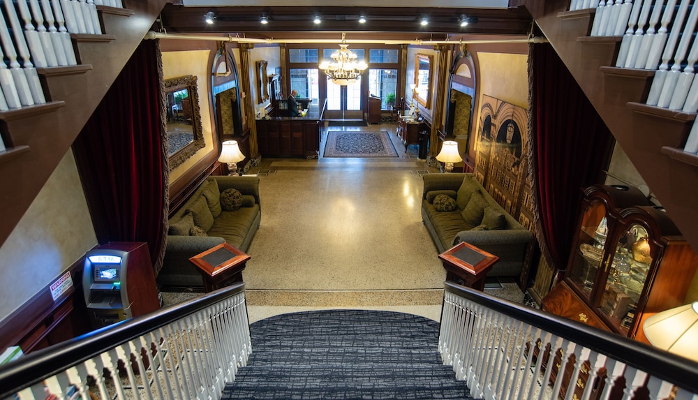 MarQueen Hotel 50/55