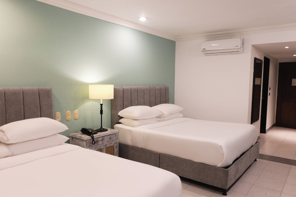 Upgrade, 2 Queen Beds