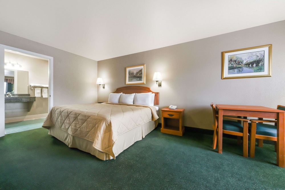 Days Inn By Wyndham Granbury 25/49