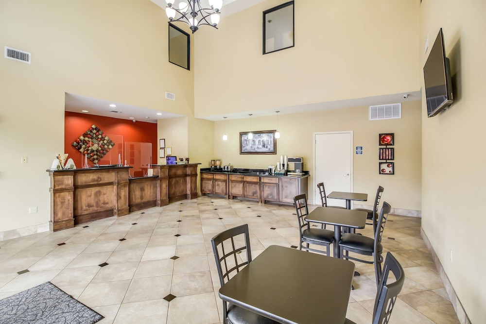 Americas Best Value Inn And Suites Tomball 27/30