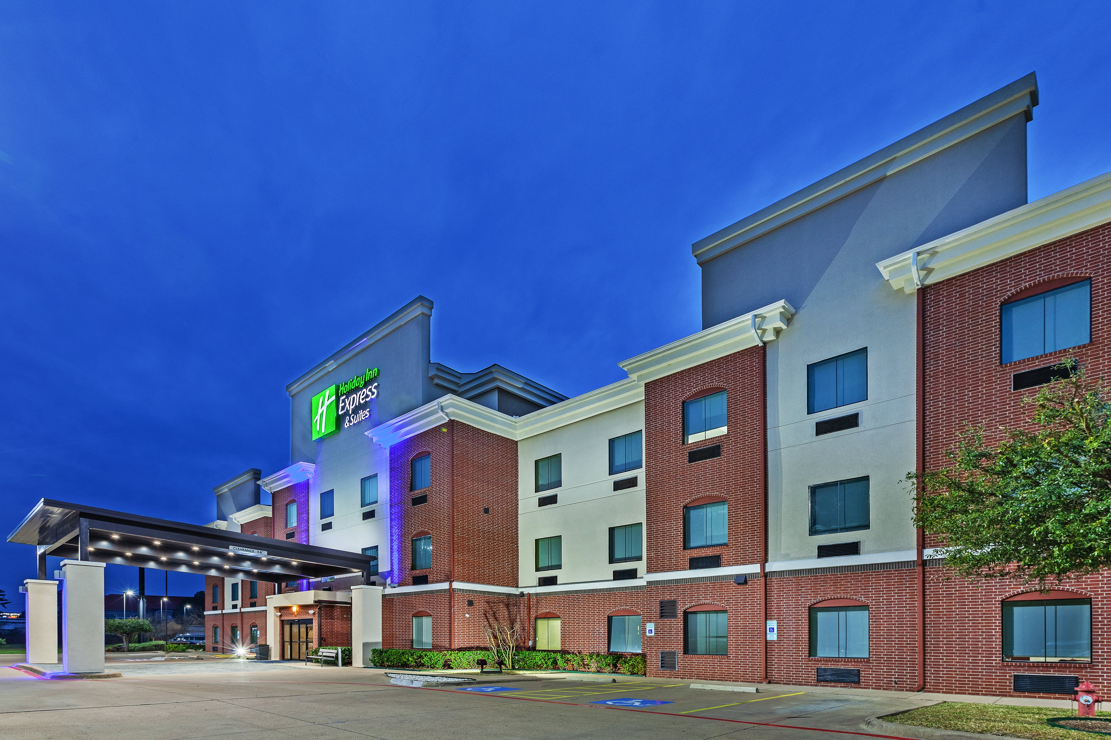 Holiday Inn Express Suites Longview South I 20 1/25