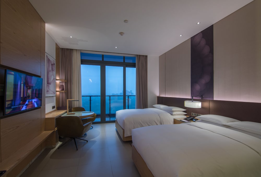 Club, Double Bed, Golf Course View