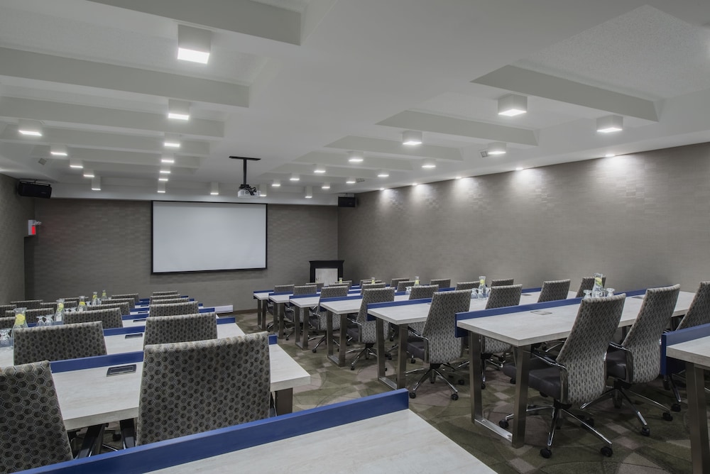 Holiday Inn Winnipeg South 56/81