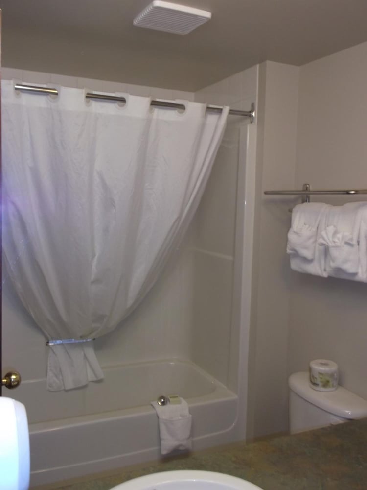 Foxwood Inn and Suites 36/38