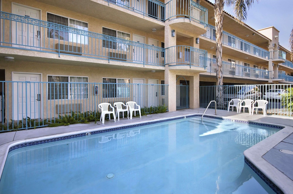 Days Inn by Wyndham Riverside Tyler Mall 3/21
