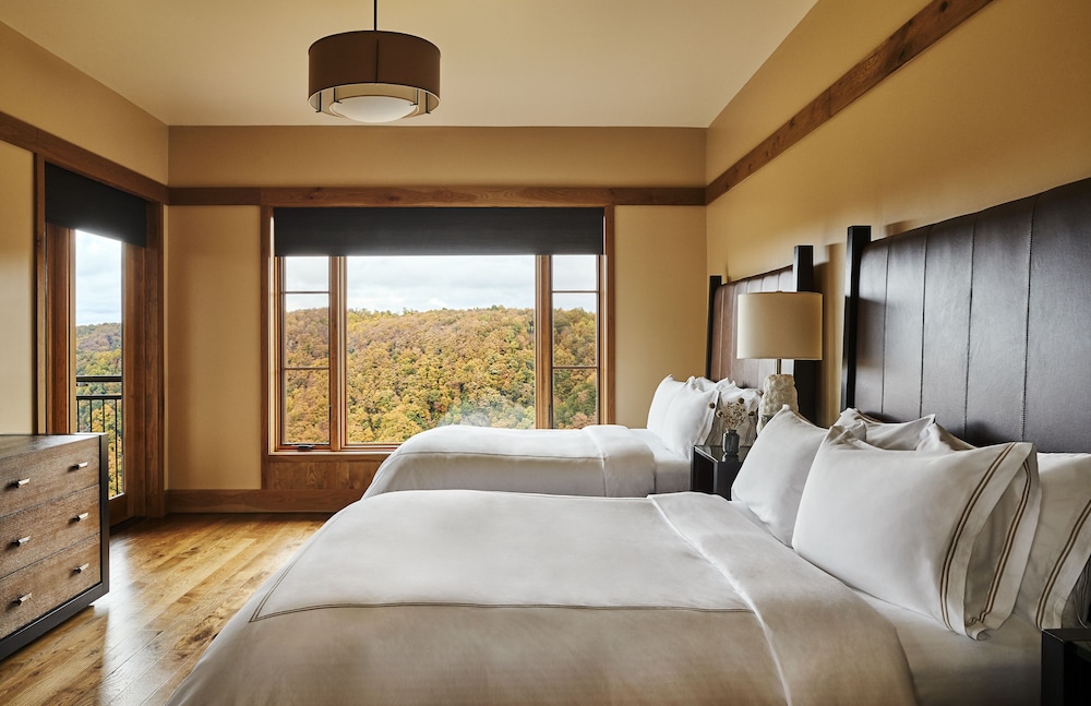 River, Suite, 2 Queen Beds