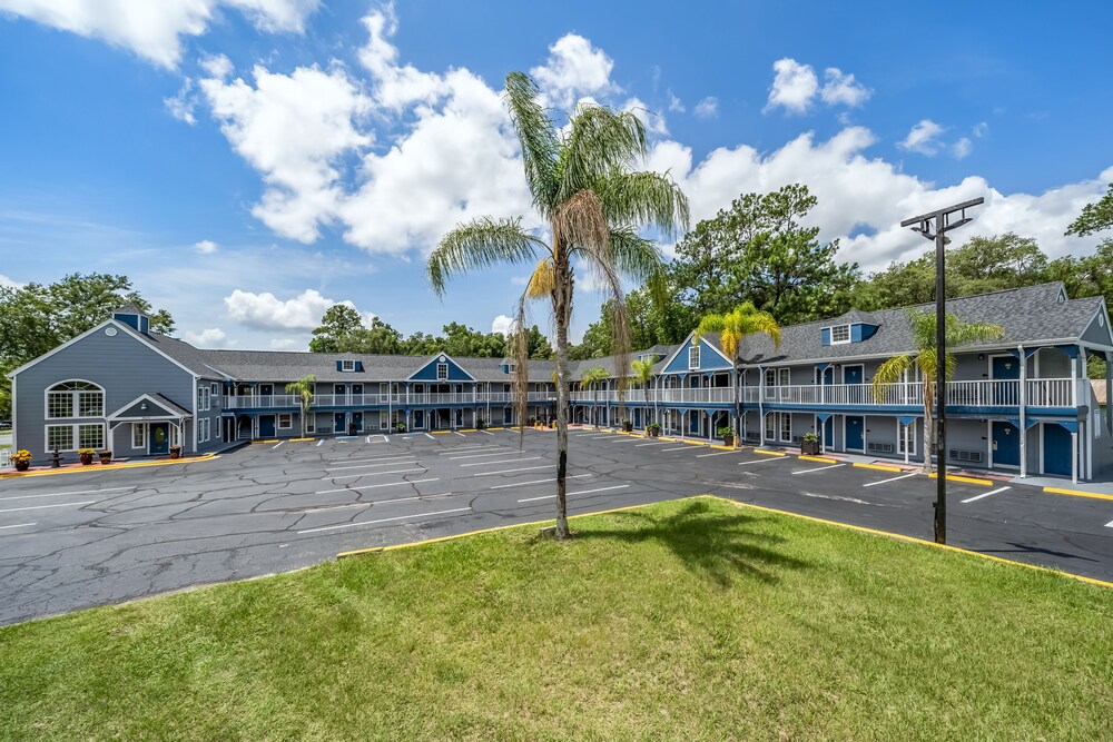 Gator Town Inn 18/25