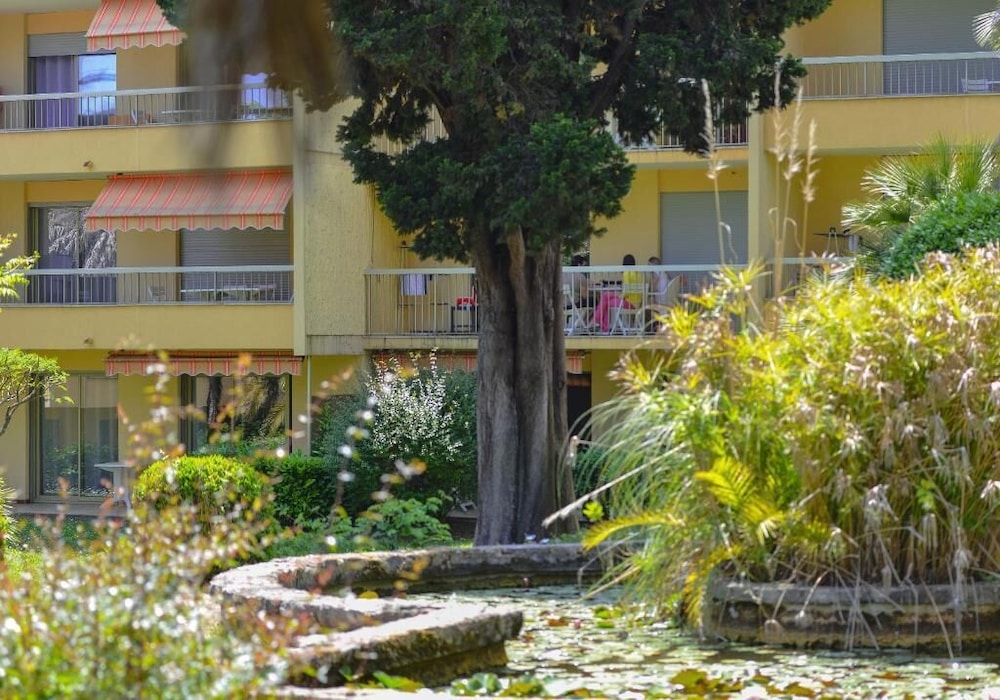 VVF Villages 'Les Eucalyptus' Juan Les Pins 40/50