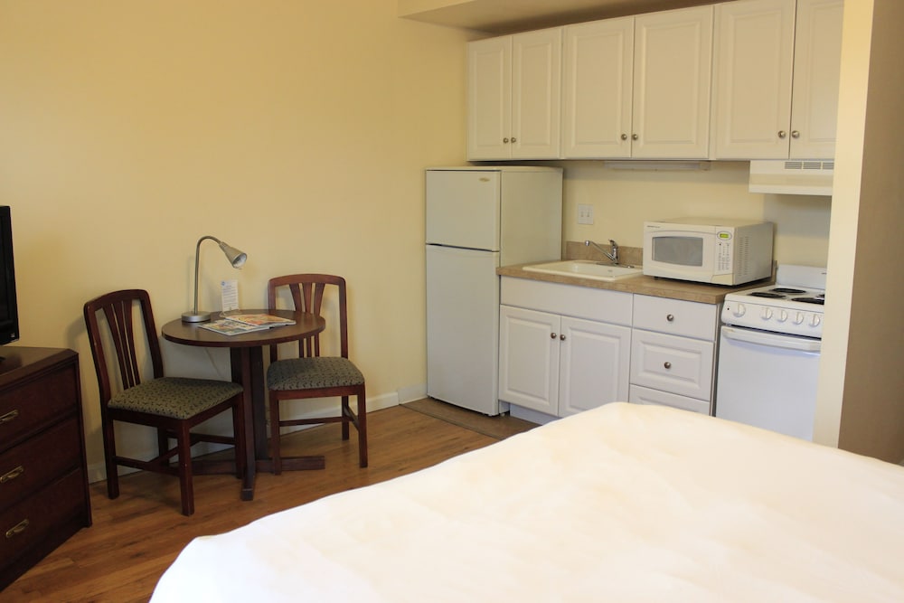 Washington Plaza Apartments 7/33