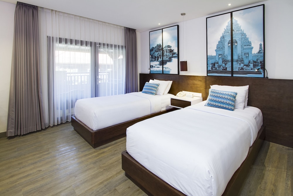 Kuta Beach Club Hotel 12/57