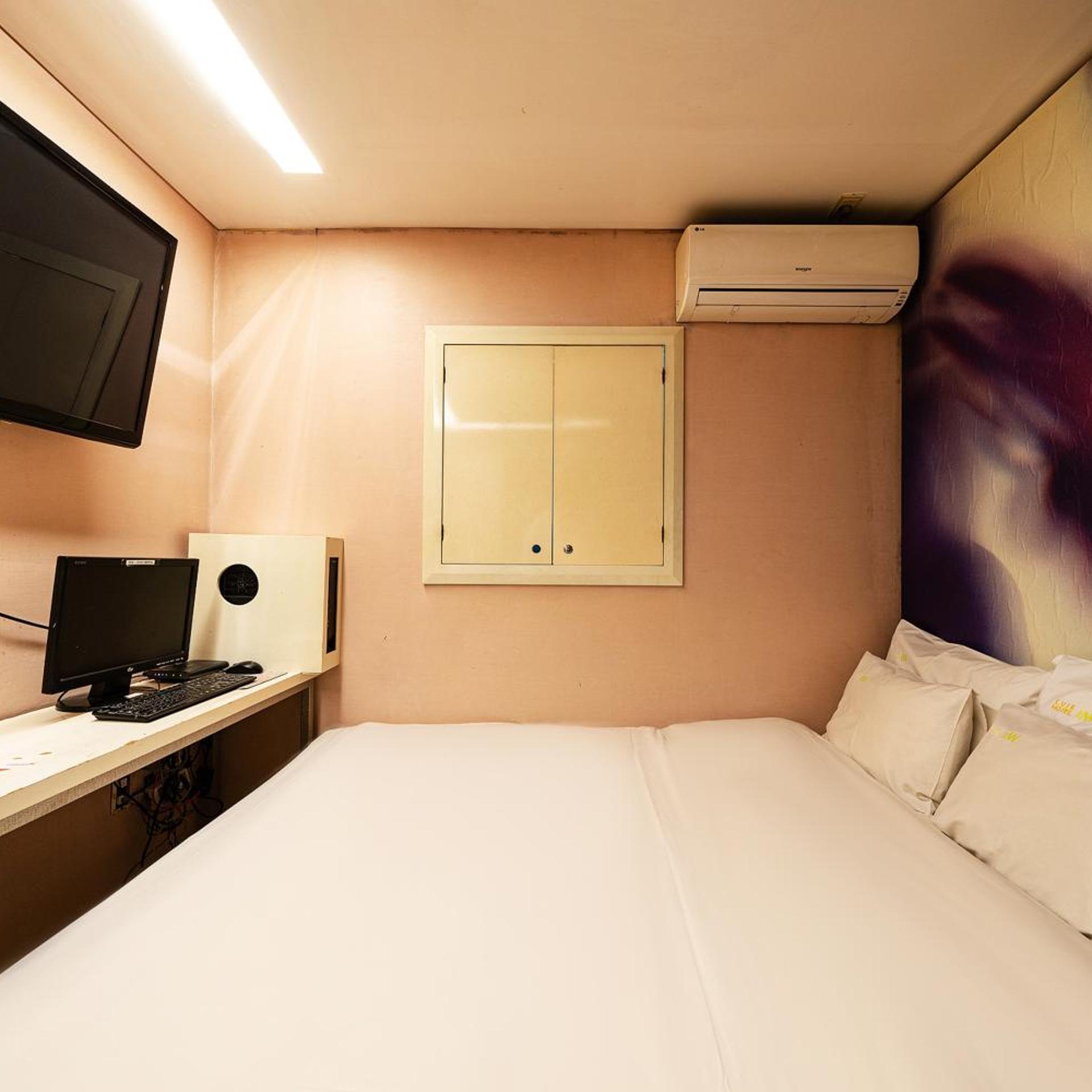 In Hotel Seoul 7/15