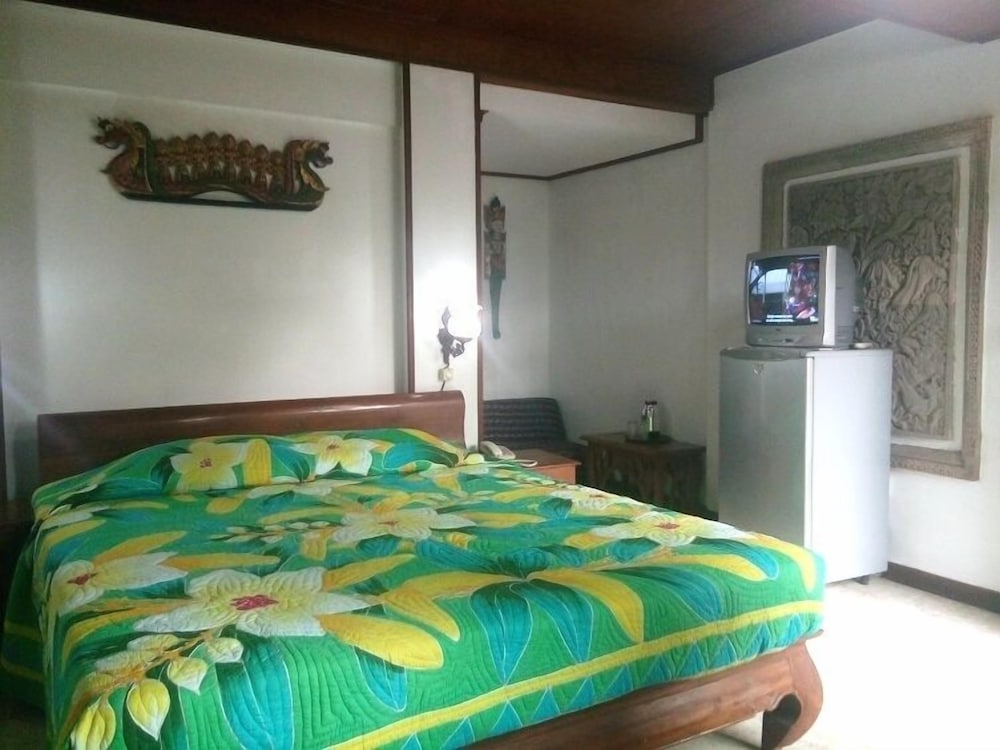 Gazebo Beach Hotel 10/50