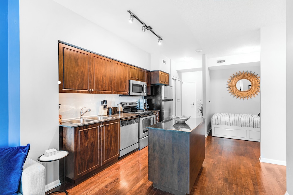 Aoc Suites - Luxury Condo - City View 7/28