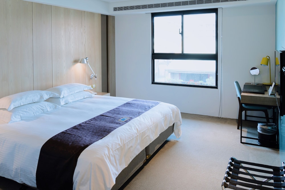 STANDARD, KING BED