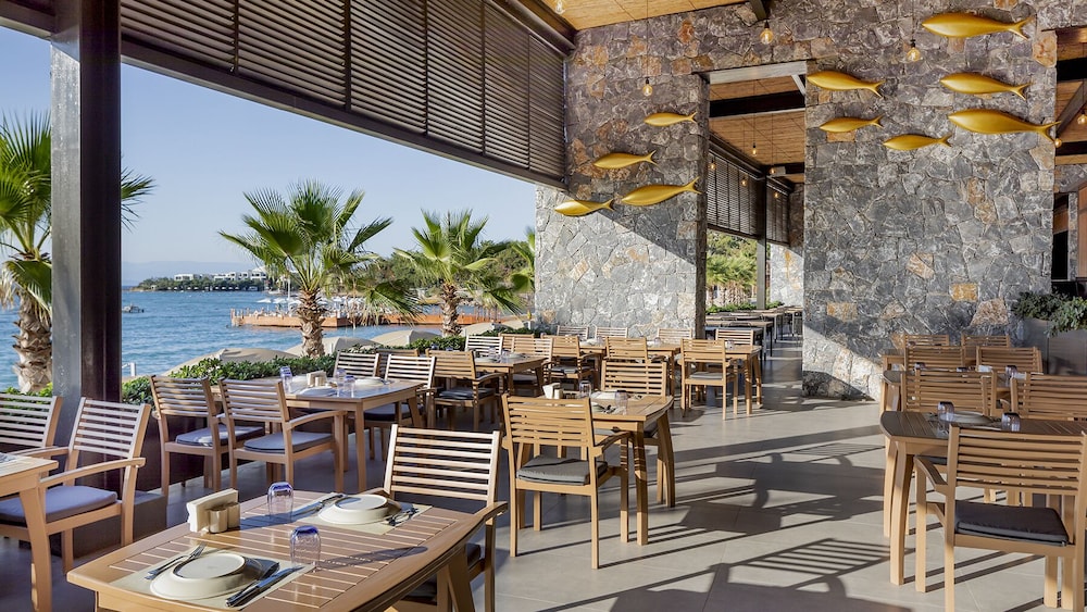 Vogue Hotel Supreme Bodrum 72/98