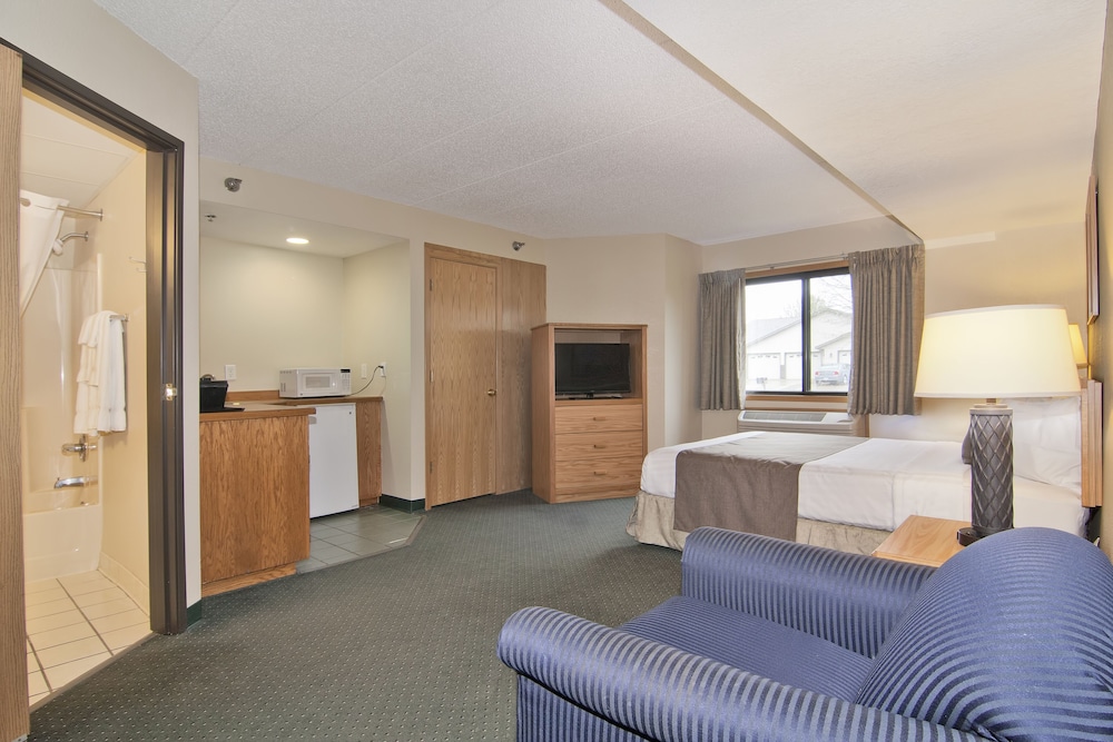 Boarders Inn Suites Faribault Mn 10/80