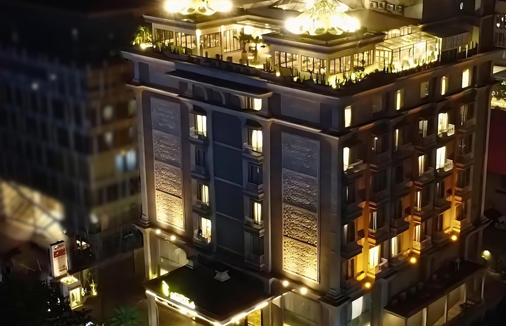 The Grantage Hotel and Sky Lounge 1/50