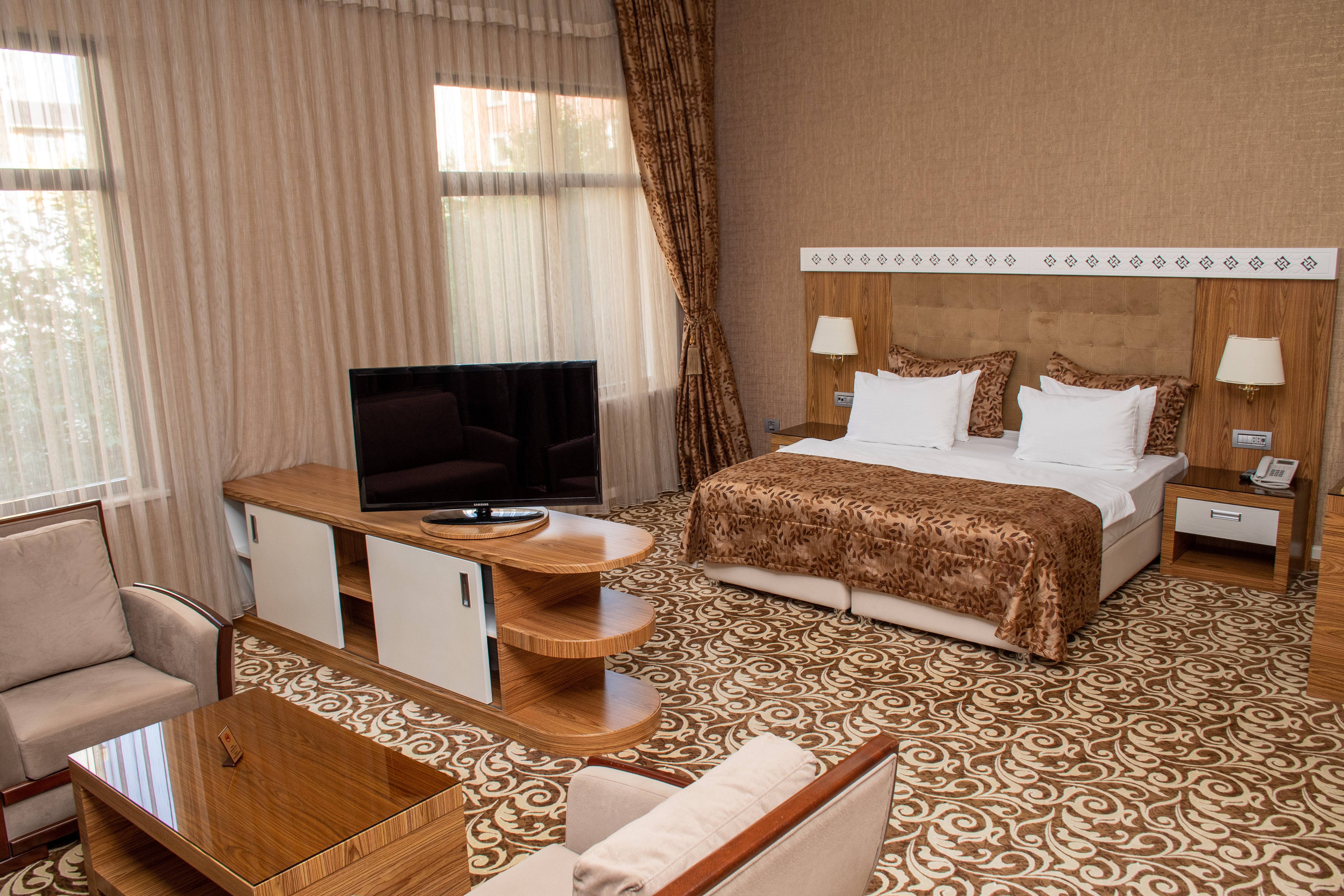 JUNIOR SUITE