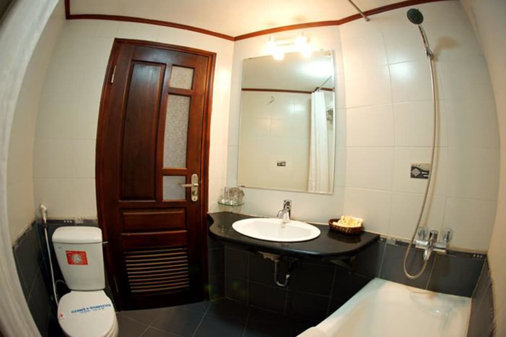 DELUXE, DOUBLE BED