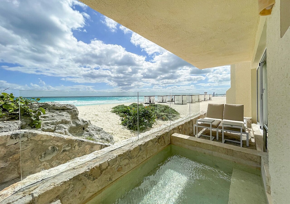 swimming pool spa
