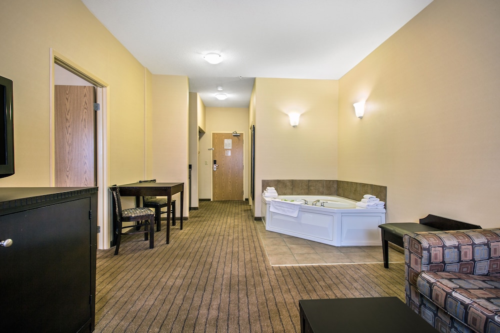 Ramada by Wyndham Prince Albert 15/52