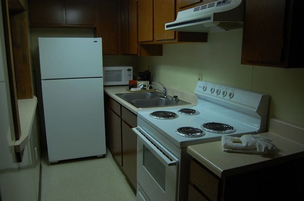 Days Inn and Suites by Wyndham Downtown Missoula-University 49/66