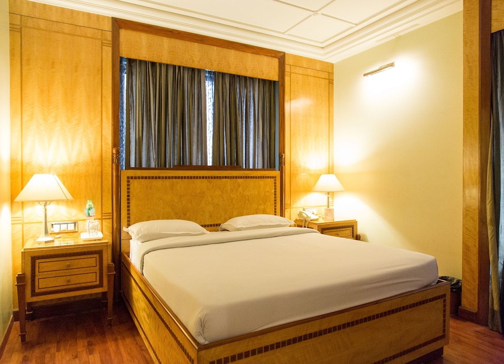 Sarovar Portico Kalupur Ahmedabad 12/42
