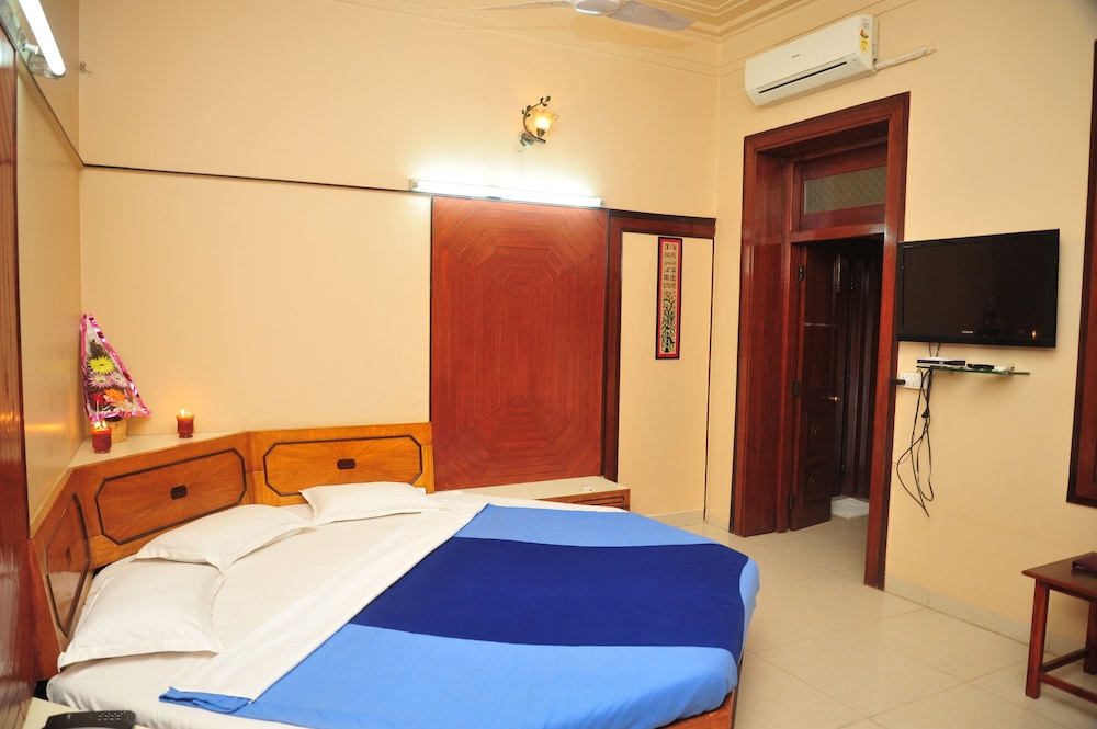 Hotel Siddhartha Palace 8/24