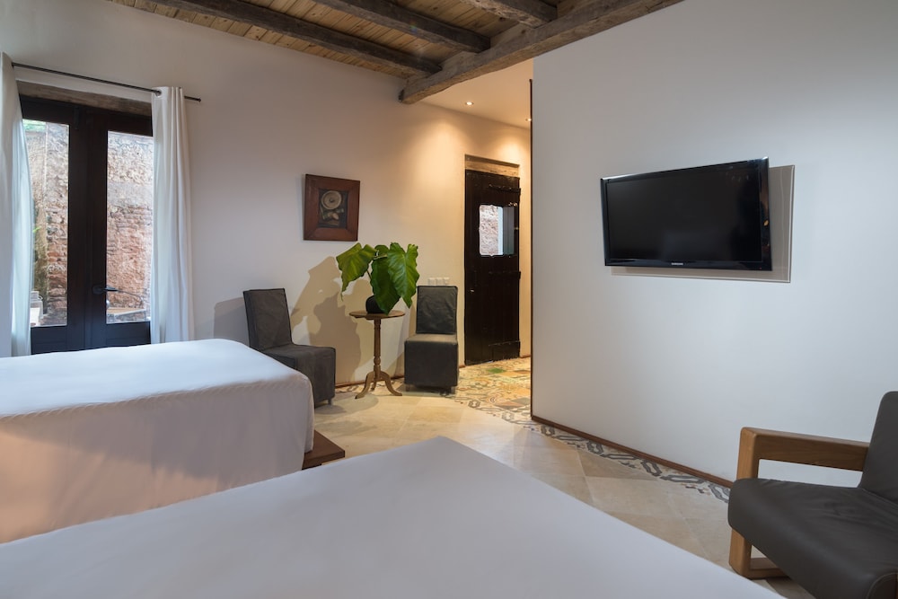 LUCA HOTEL 35/63