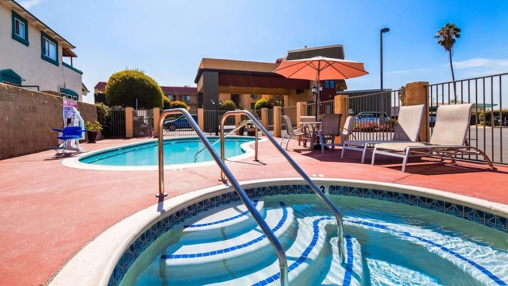 Rancho San Diego Inn and Suites (Ex SureStay Plus Hotel by Best Western El Cajon) 27/39