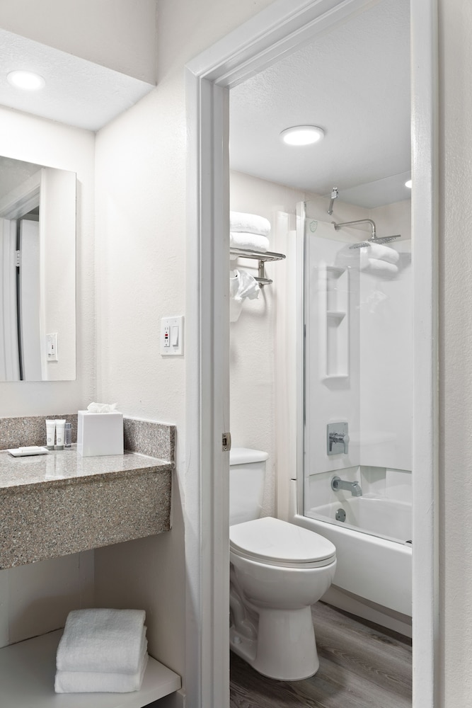 Baymont by Wyndham Orlando Lake Buena Vista South 24/50