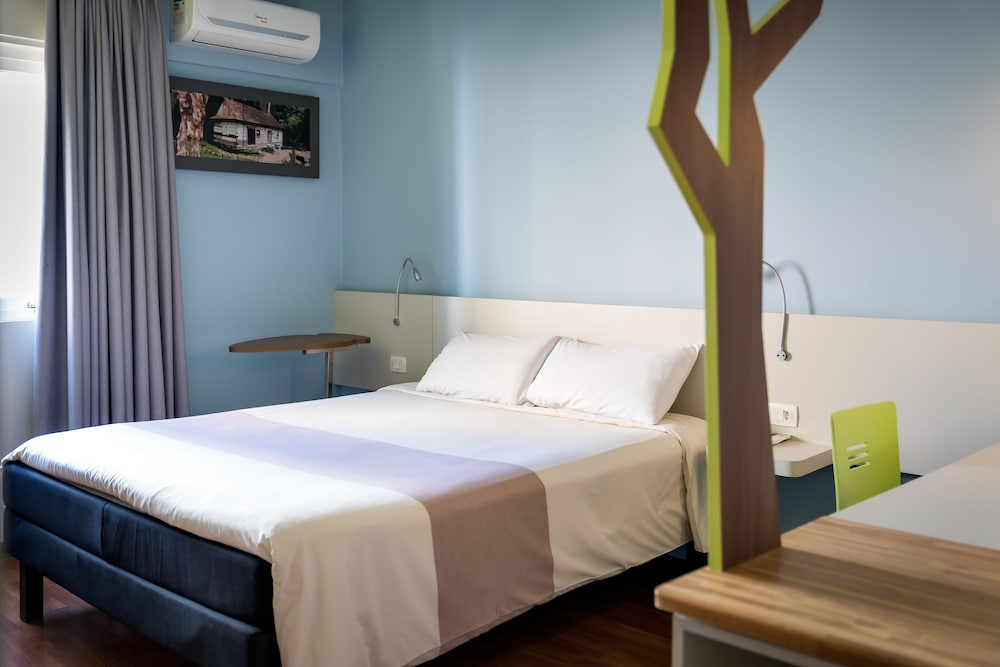 ibis Styles Curitiba Centro Civico 14/50