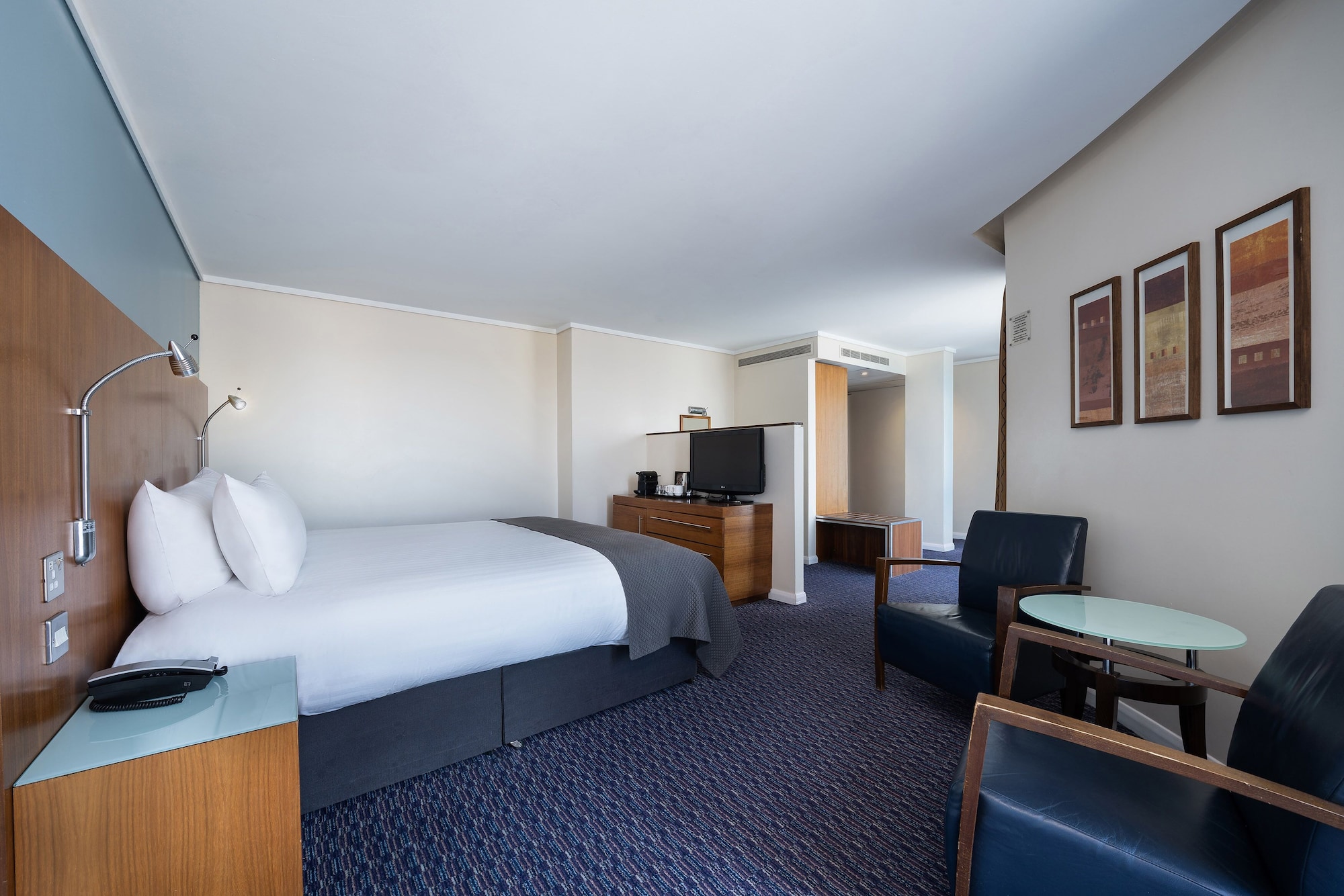 PREMIUM, KING BED