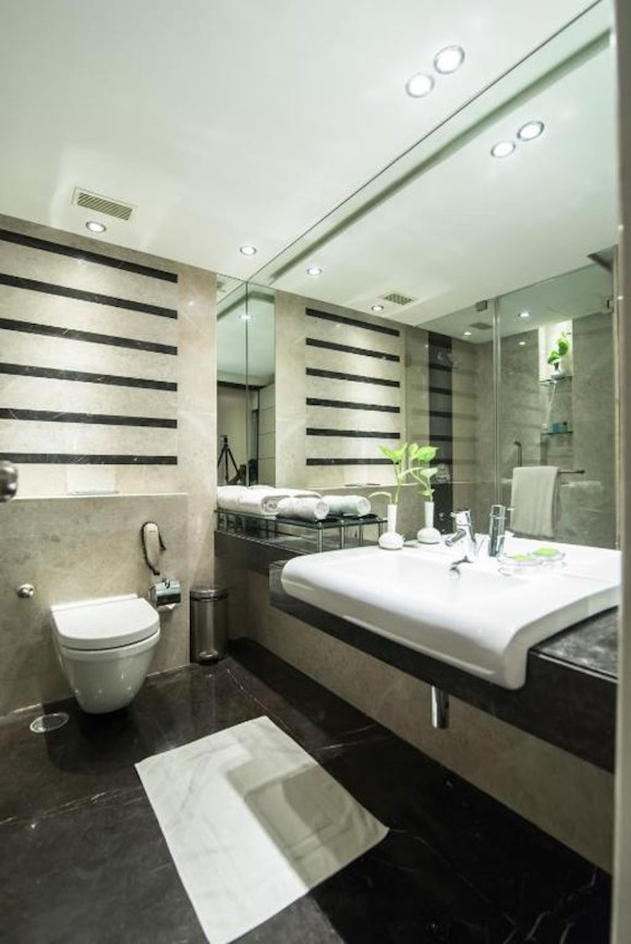 Halcyon Hotel Residences 54/55
