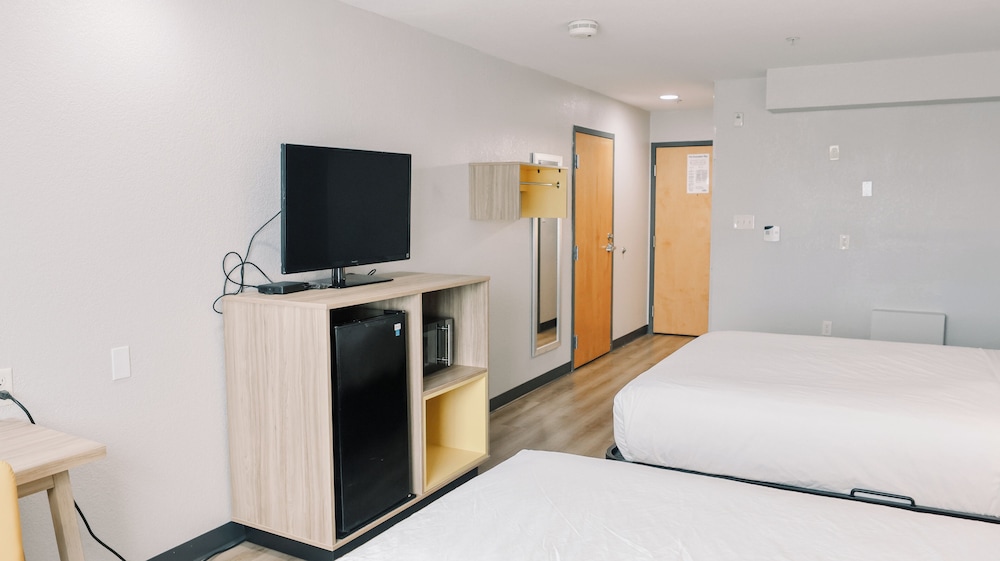 Microtel Inn & Suites by Wyndham Gulf Shores 17/64