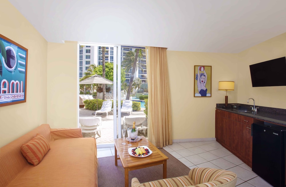 Trump International Beach Resort 85/116