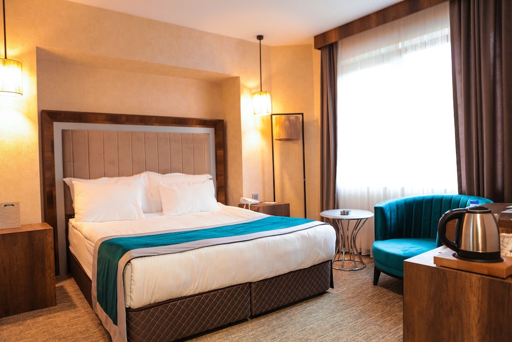The Life Hotel & Spa 13/71