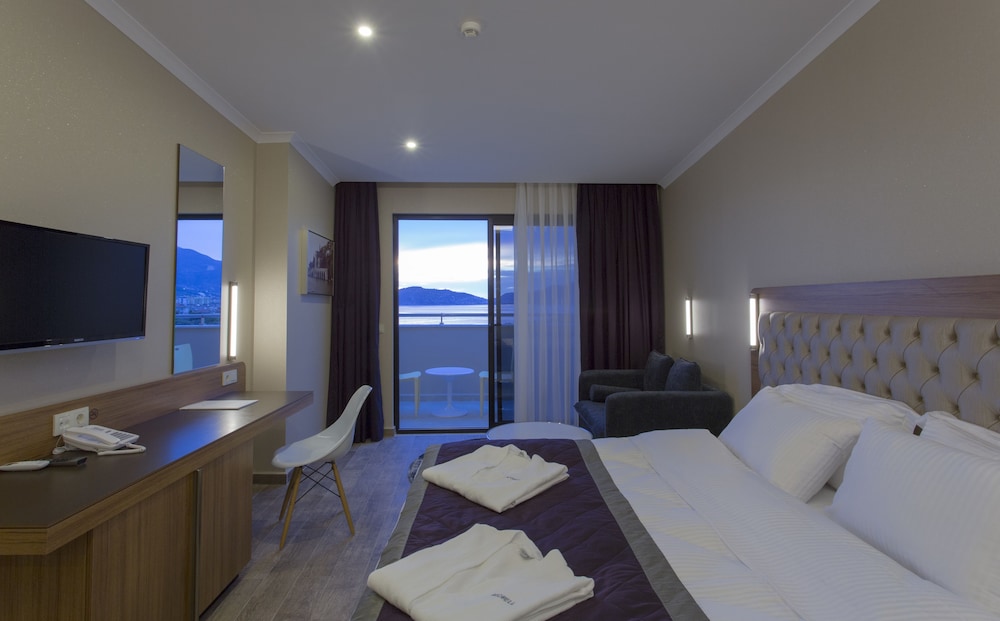 Michell Hotel - Adult Only 20/50