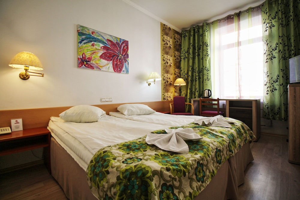 A1 Hotel 40/51