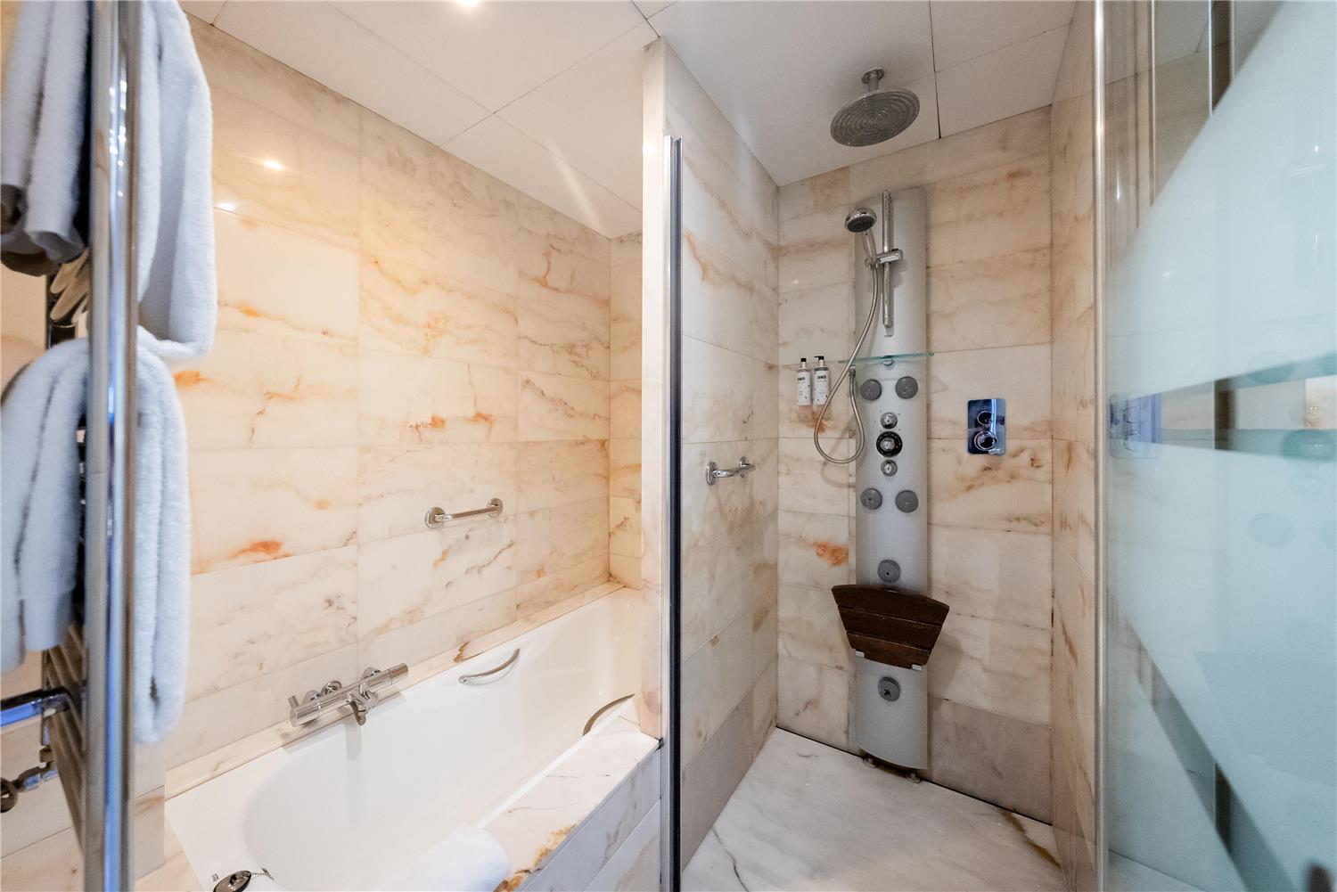 جناح جونيور تنفيذي بسرير كينج في طابق مرتفع