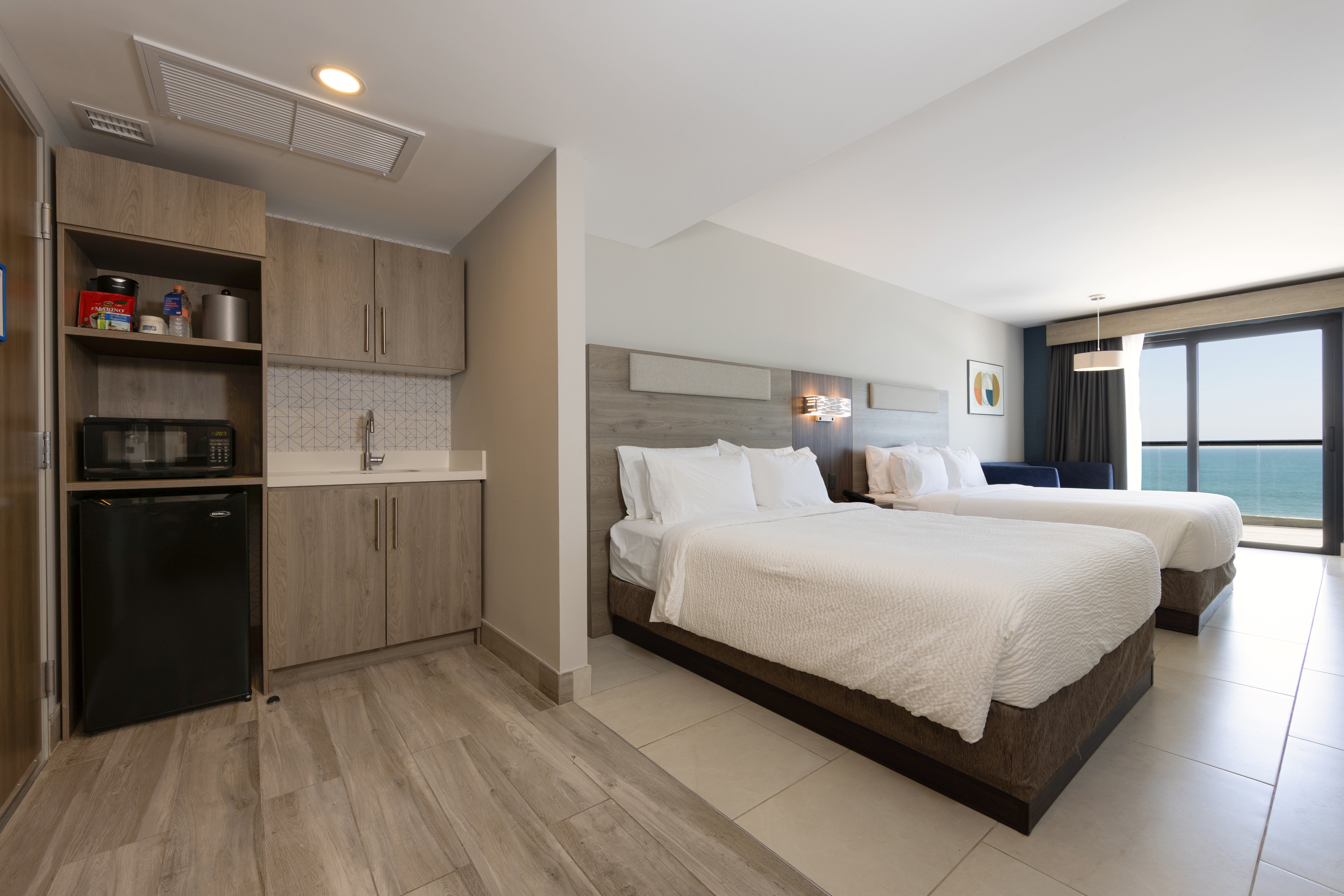 Holiday Inn Express & Suites MAZATLAN 15/50