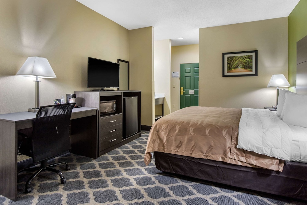 Quality Inn Kingstree, SC 19/38