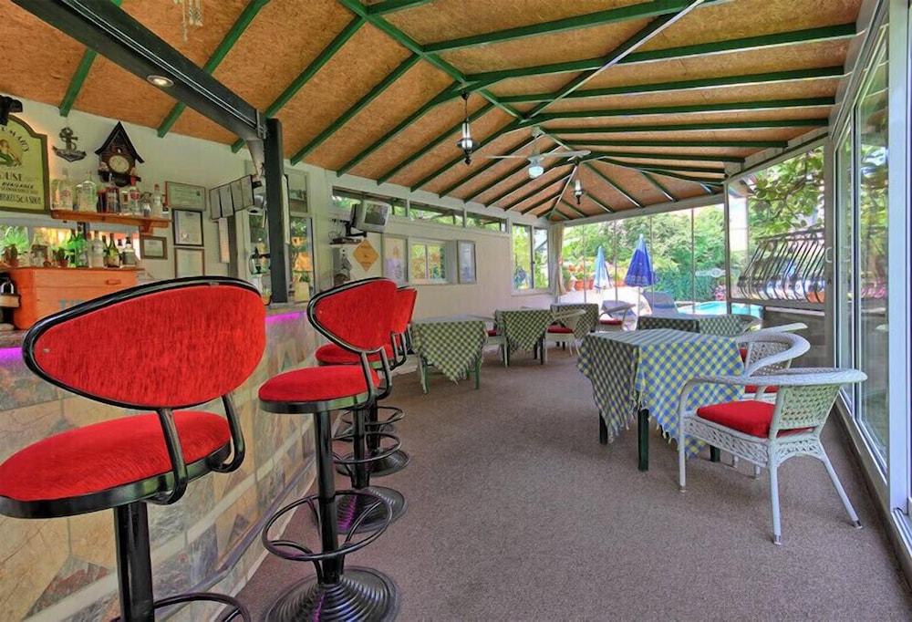 Mandal Inn Hotel 33/50
