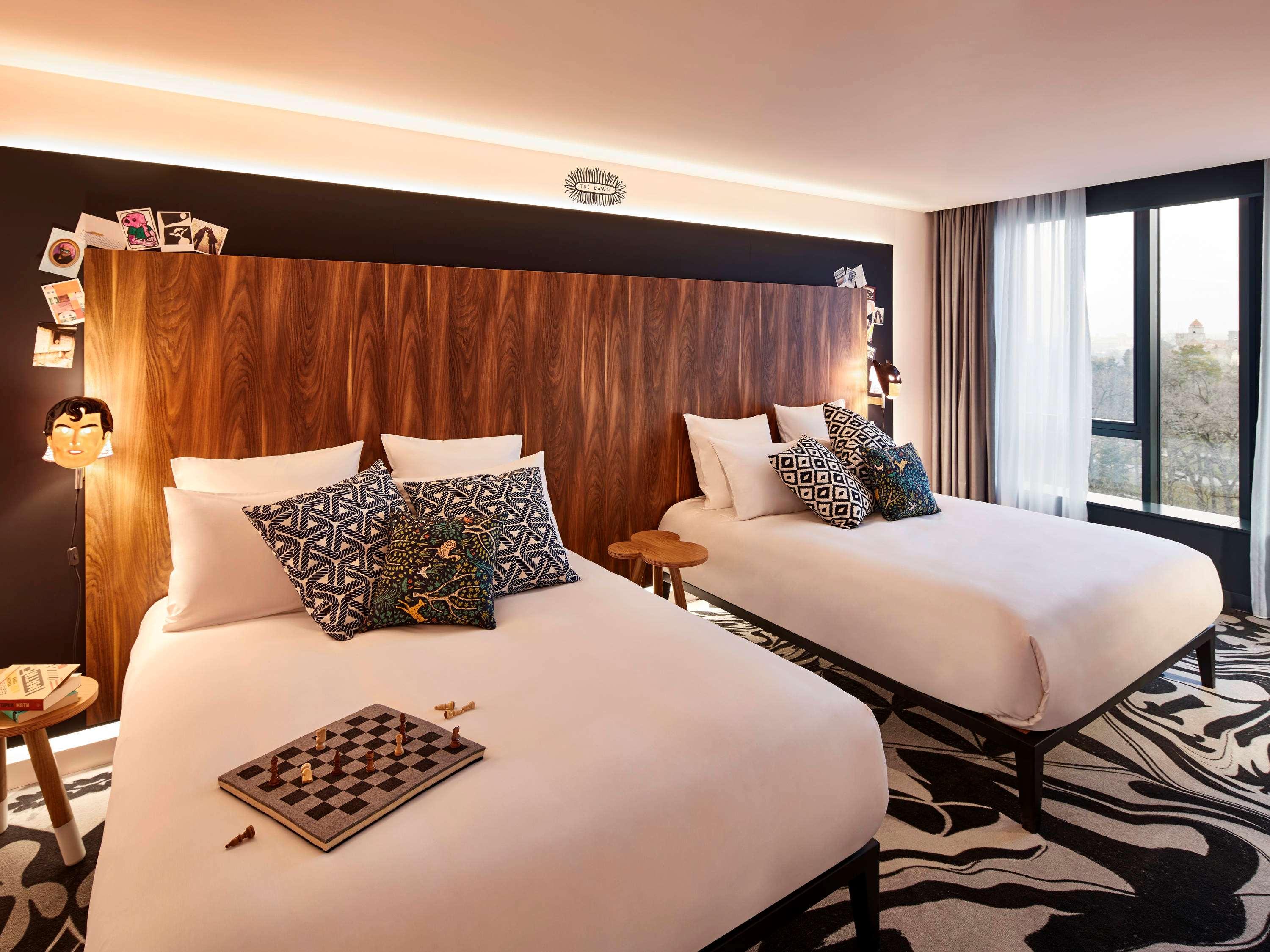 MAMA, QUEEN BED, TERRACE, XXL
